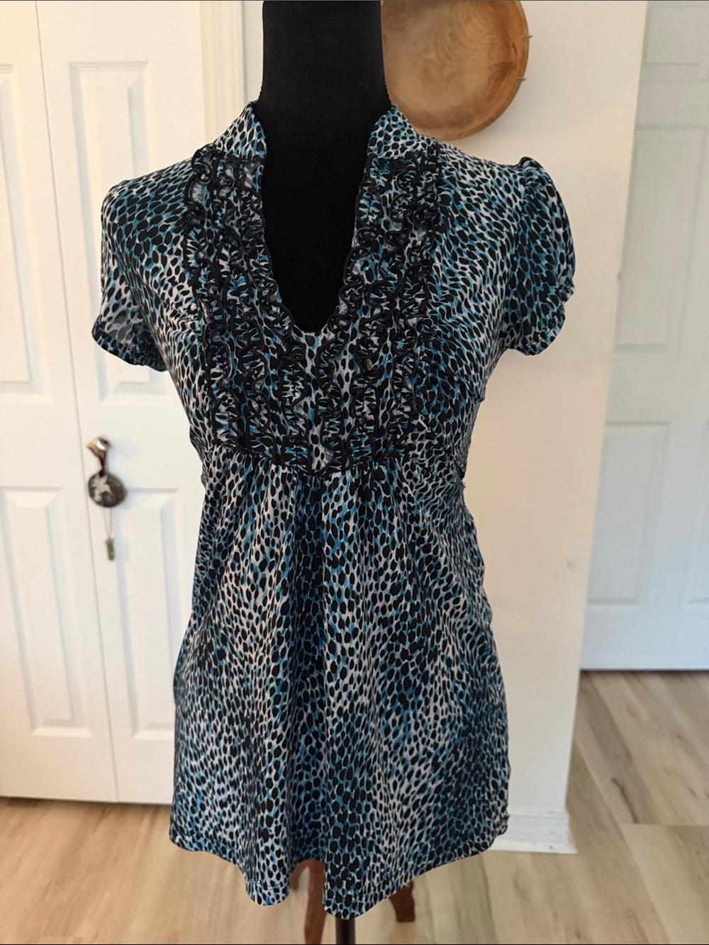 Y2K Halo Blue and Black Ruffled V-Neck Animal Print Blouse